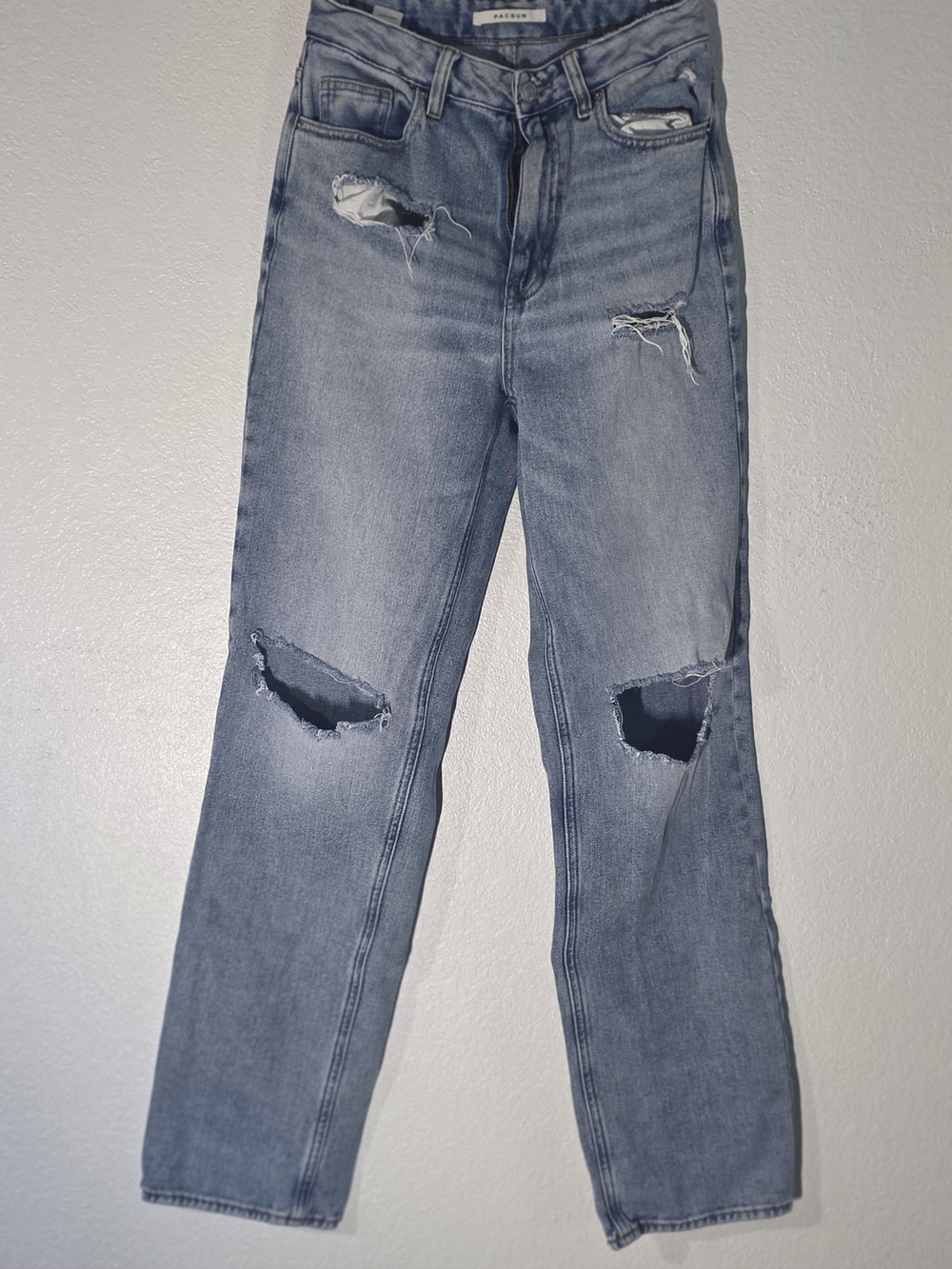 PacSun Women's Straight-Leg Distressed Jeans - Light Blue Wash